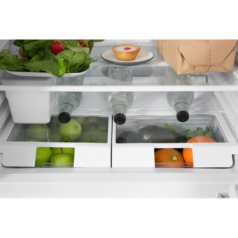 Встраиваемый холодильник Ariston Hotpoint BTSZ 1632/HA White
 Встраиваемый холодильник Ariston Hotpoint BTSZ 1632/HA White