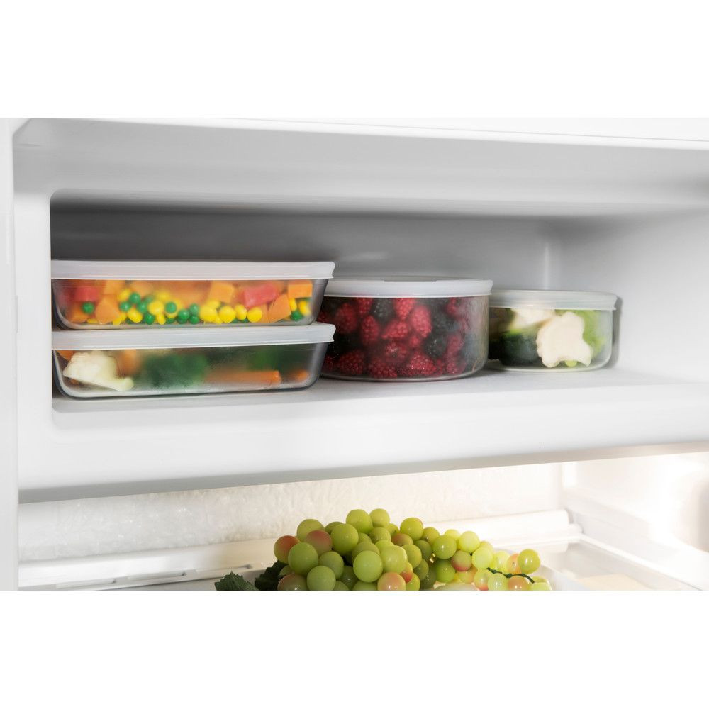 Встраиваемый холодильник Ariston Hotpoint BTSZ 1632/HA White
 Встраиваемый холодильник Ariston Hotpoint BTSZ 1632/HA White