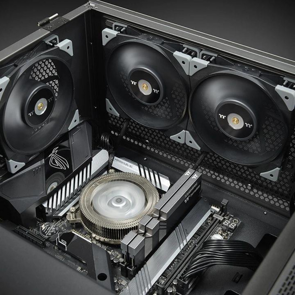 Вентилятор для корпуса Thermaltake CL-F082-PL12BL-A