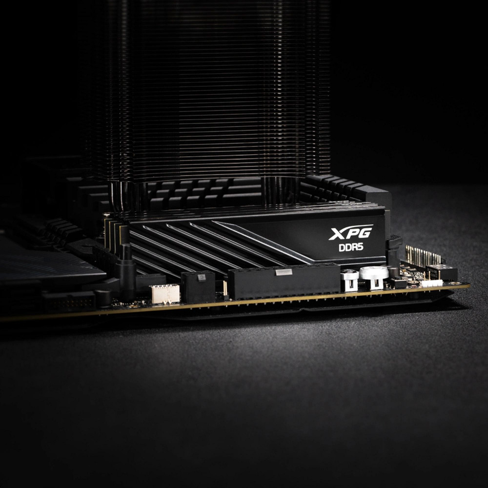 Модуль памяти ADATA AX5U6000C3616G-DTLABBK