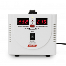 Стабилизатор POWERMAN AVS 1000D, ступенчатый регулятор, цифровые индикаторы уровней напряжения, 1000ВА, 140-260В, максимальный входной ток 7А, 2 евророзетки, IP-20, напольный, 200мм х 150мм х 140мм, 2,3 кг. POWERMAN AVS 1000D